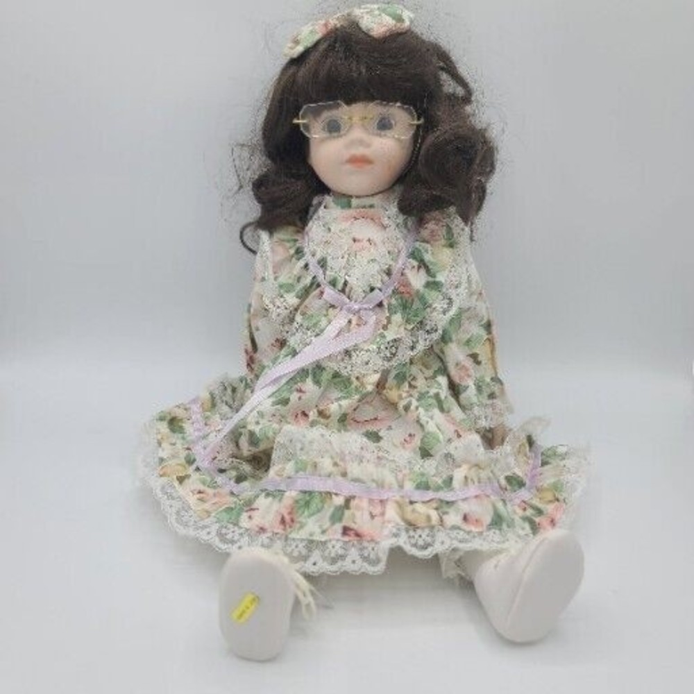 Brinns 1990 Porcelain Doll Liz Brown Hair Blue Eyes With Glasses
